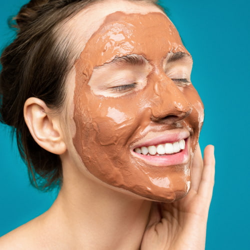 Red clay powder cleanses and purifies your skin