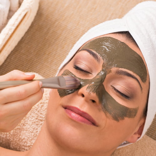 Red clay soothes and heals skin conditions